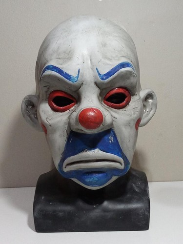 The joker dark - knight, bank